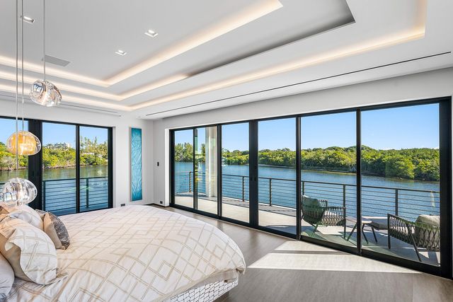 2934 NE 8th Avenue, Boca Raton, FL 33431