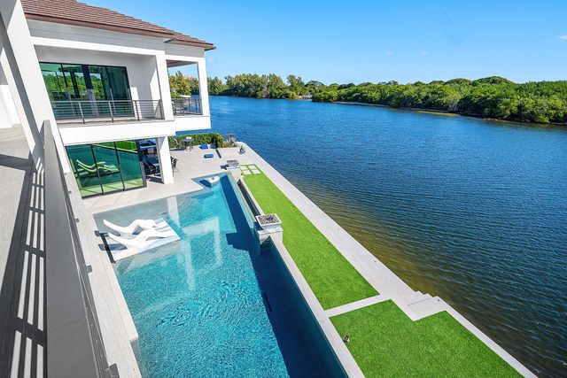 2934 NE 8th Avenue, Boca Raton, FL 33431
