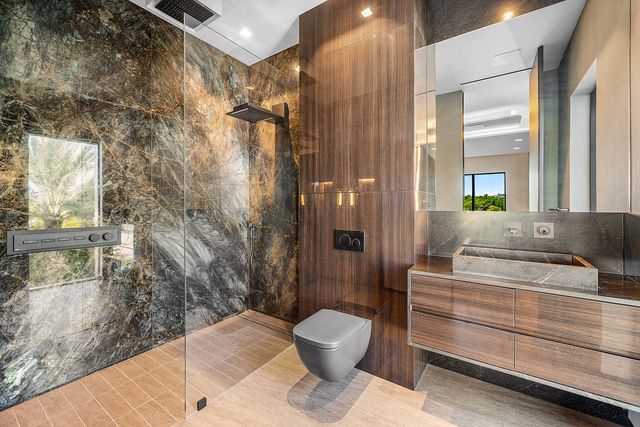 2934 NE 8th Avenue, Boca Raton, FL 33431