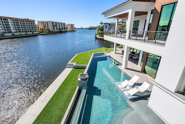2934 NE 8th Avenue, Boca Raton, FL 33431