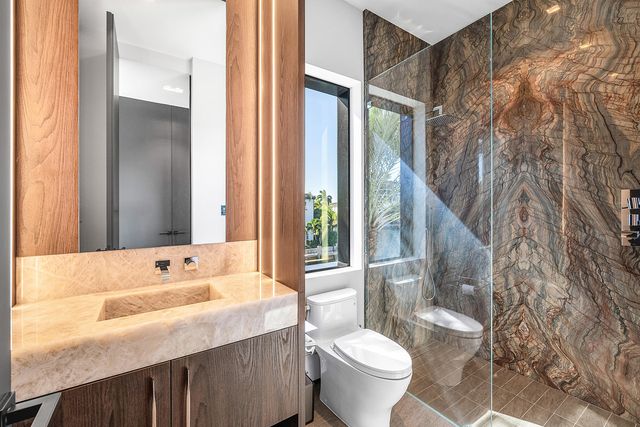 2934 NE 8th Avenue, Boca Raton, FL 33431