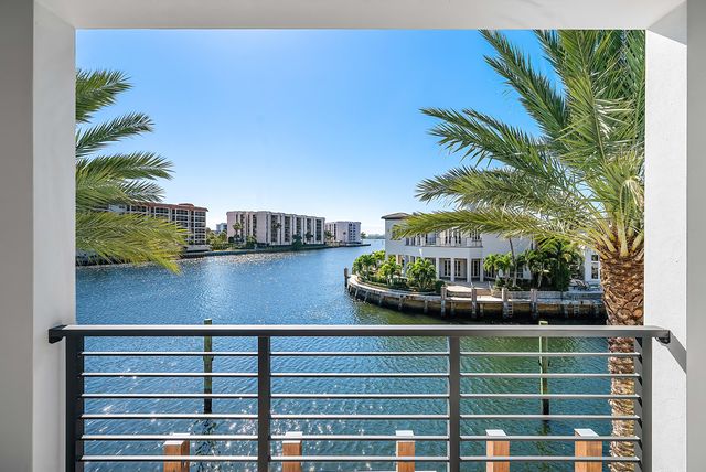 2934 NE 8th Avenue, Boca Raton, FL 33431
