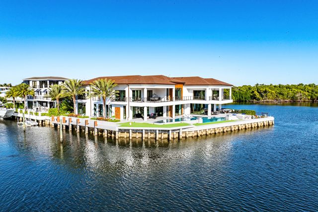 2934 NE 8th Avenue, Boca Raton, FL 33431