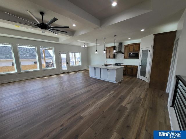 9401 Delano Drive, Lincoln, NE 68516