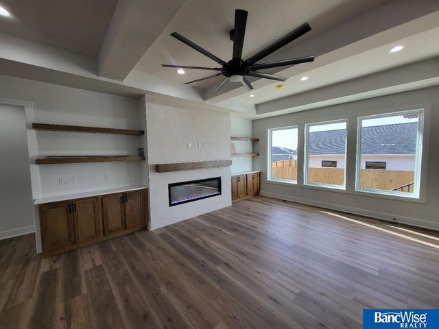 9401 Delano Drive, Lincoln, NE 68516