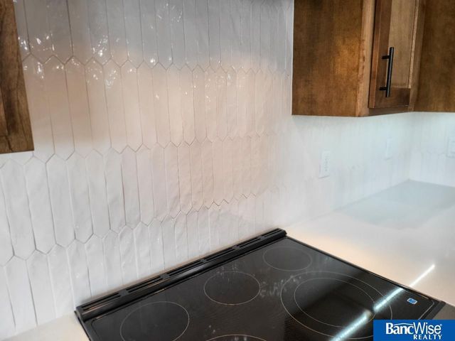 9401 Delano Drive, Lincoln, NE 68516