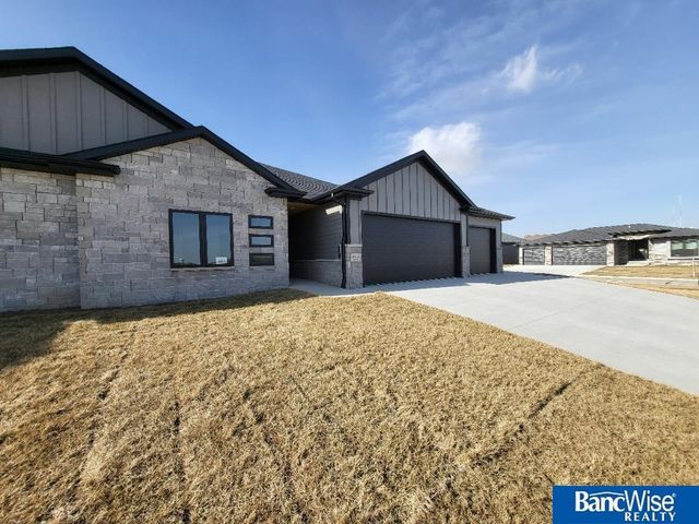 9401 Delano Drive, Lincoln, NE 68516