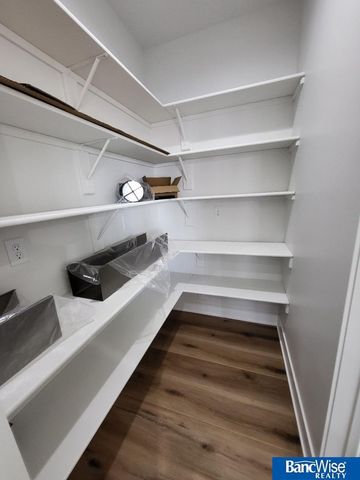 9401 Delano Drive, Lincoln, NE 68516