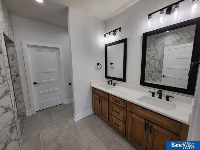 9401 Delano Drive, Lincoln, NE 68516