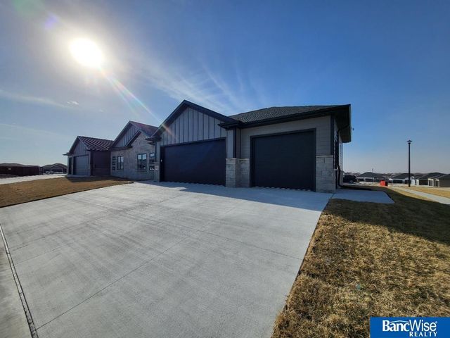 9401 Delano Drive, Lincoln, NE 68516