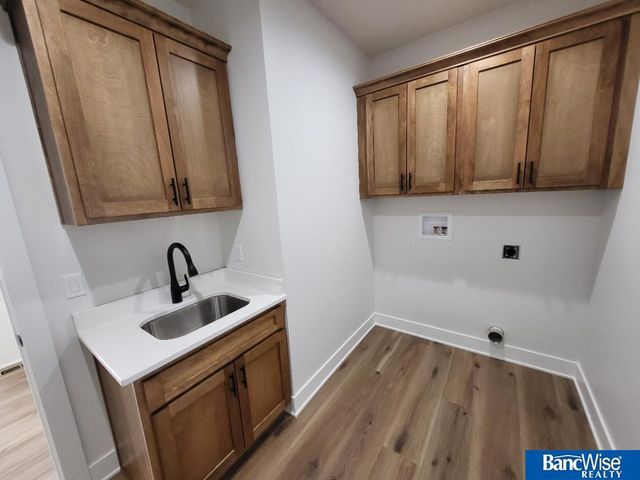 9401 Delano Drive, Lincoln, NE 68516