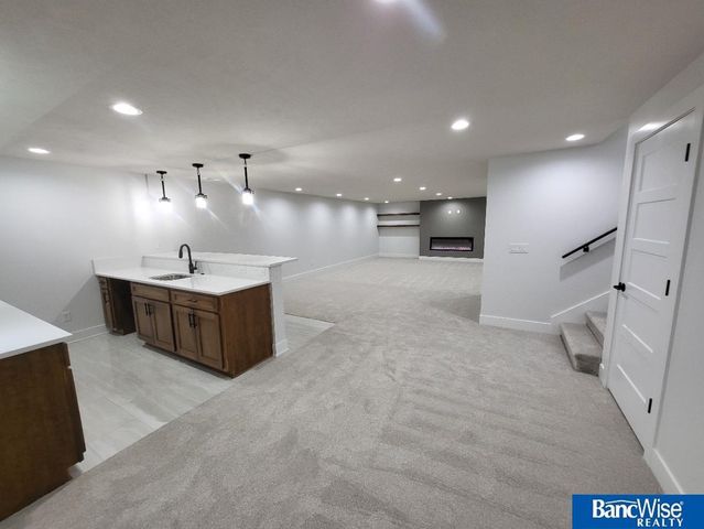 9401 Delano Drive, Lincoln, NE 68516