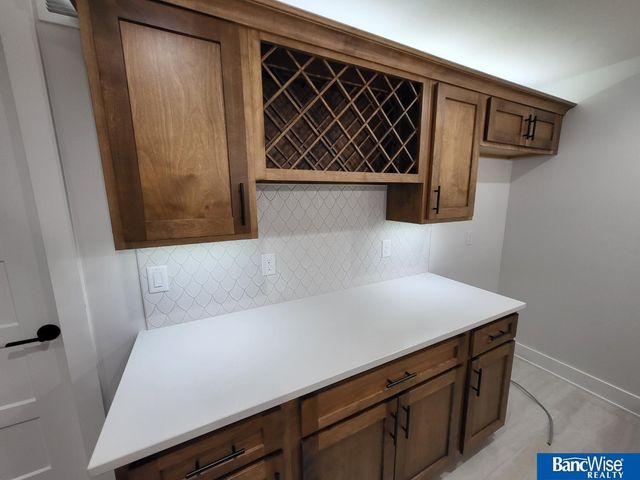 9401 Delano Drive, Lincoln, NE 68516