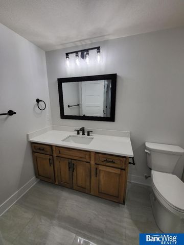 9401 Delano Drive, Lincoln, NE 68516