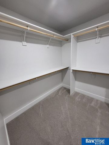 9401 Delano Drive, Lincoln, NE 68516