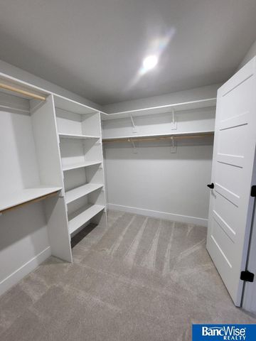 9401 Delano Drive, Lincoln, NE 68516