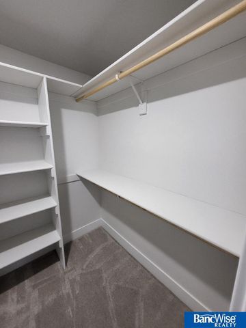 9401 Delano Drive, Lincoln, NE 68516