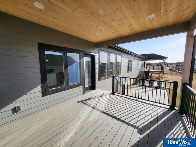 9401 Delano Drive, Lincoln, NE 68516