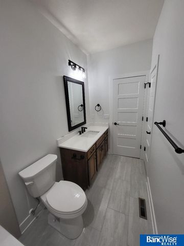 9401 Delano Drive, Lincoln, NE 68516