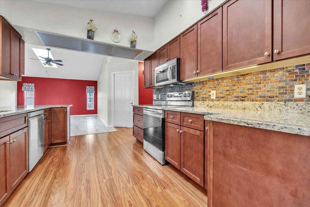 Image 11 of property listing at 1726 BLUE LAKE CIRCLE, Punta Gorda, FL 33983