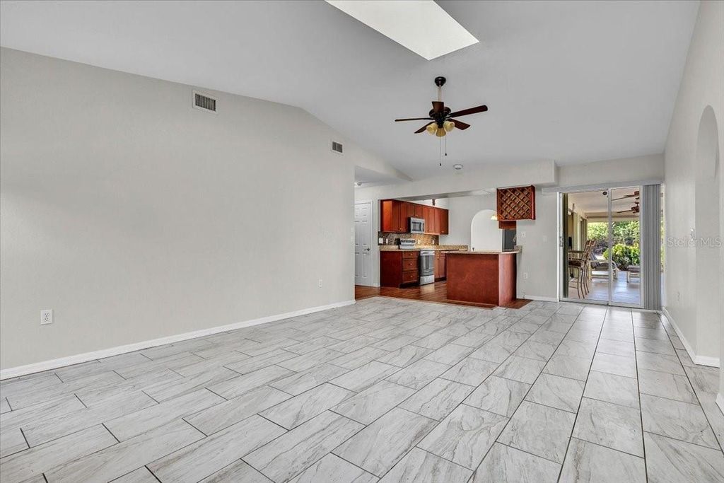 Image 16 of property listing at 1726 BLUE LAKE CIRCLE, Punta Gorda, FL 33983