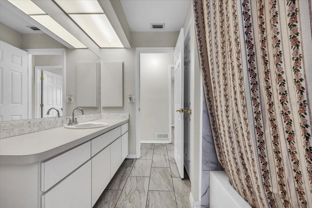 Image 26 of property listing at 1726 BLUE LAKE CIRCLE, Punta Gorda, FL 33983