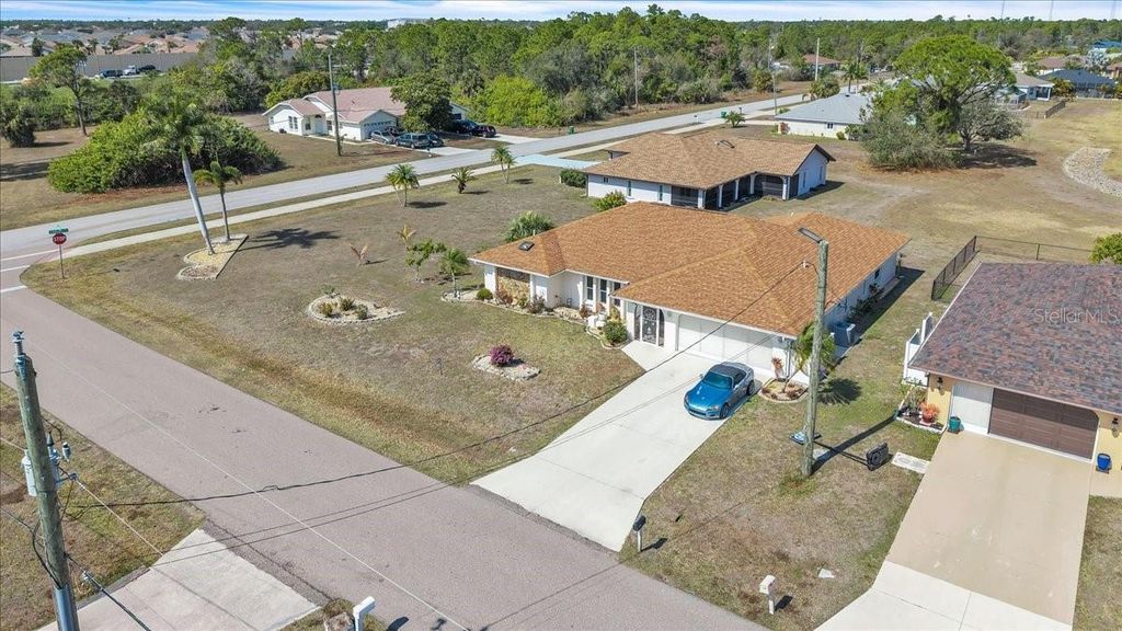 Image 43 of property listing at 1726 BLUE LAKE CIRCLE, Punta Gorda, FL 33983