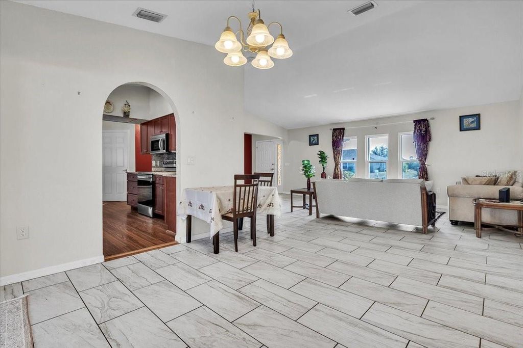 Image 9 of property listing at 1726 BLUE LAKE CIRCLE, Punta Gorda, FL 33983