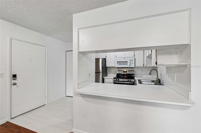 606 S ALBANY AVENUE 3, Tampa, FL 33606
