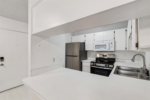606 S ALBANY AVENUE 3, Tampa, FL 33606