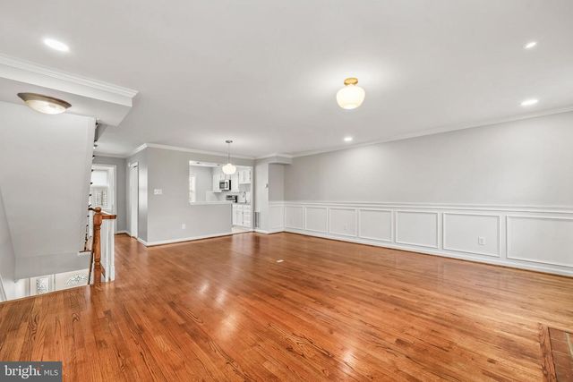 1104 N VERMONT ST, Arlington, VA 22201