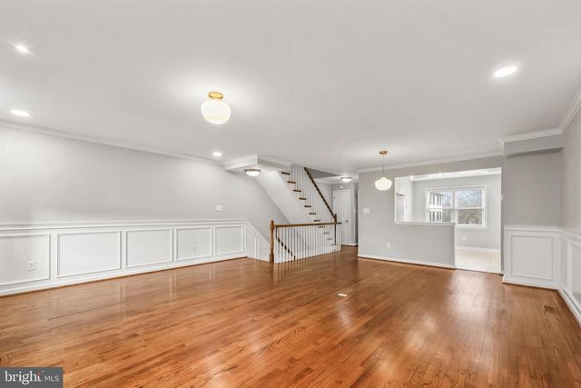 1104 N VERMONT ST, Arlington, VA 22201