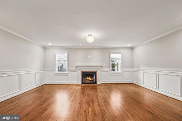 1104 N VERMONT ST, Arlington, VA 22201