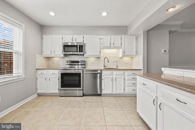 1104 N VERMONT ST, Arlington, VA 22201