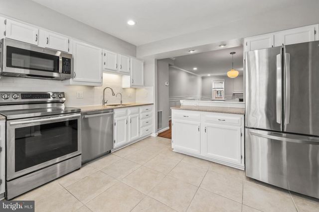 1104 N VERMONT ST, Arlington, VA 22201