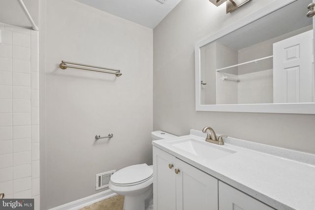 1104 N VERMONT ST, Arlington, VA 22201