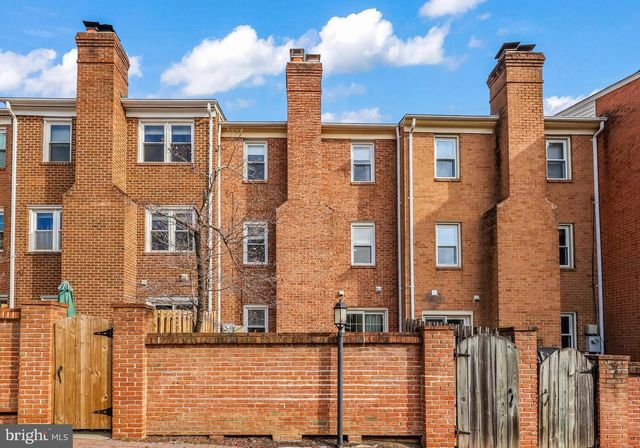 1104 N VERMONT ST, Arlington, VA 22201