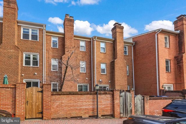 1104 N VERMONT ST, Arlington, VA 22201