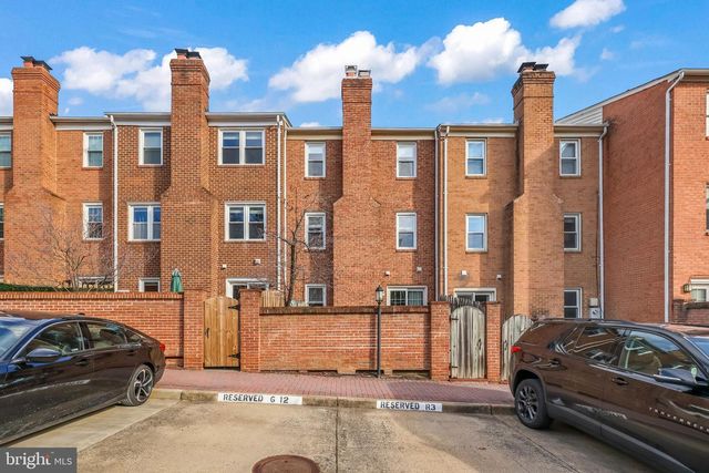 1104 N VERMONT ST, Arlington, VA 22201