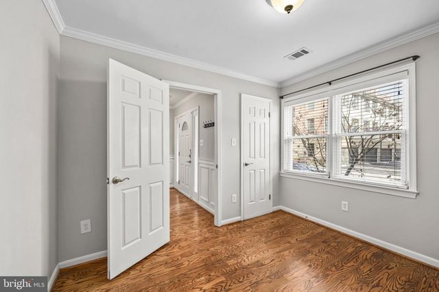 1104 N VERMONT ST, Arlington, VA 22201