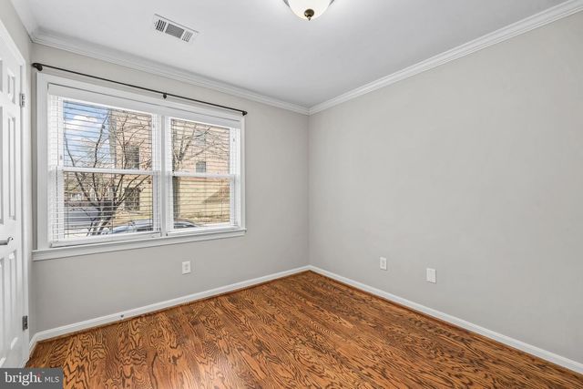 1104 N VERMONT ST, Arlington, VA 22201