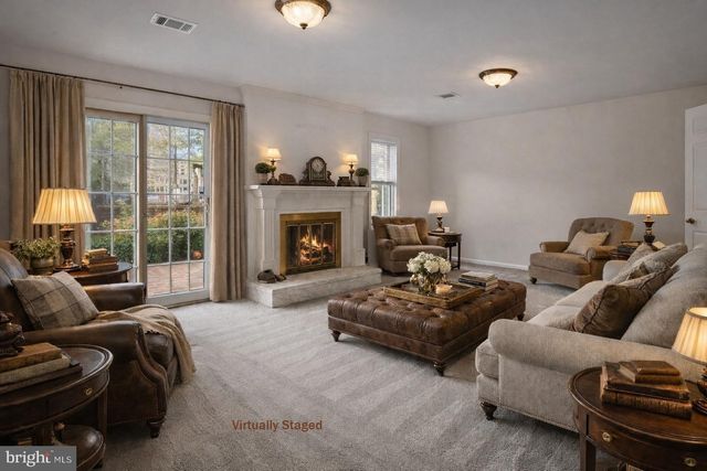 1104 N VERMONT ST, Arlington, VA 22201