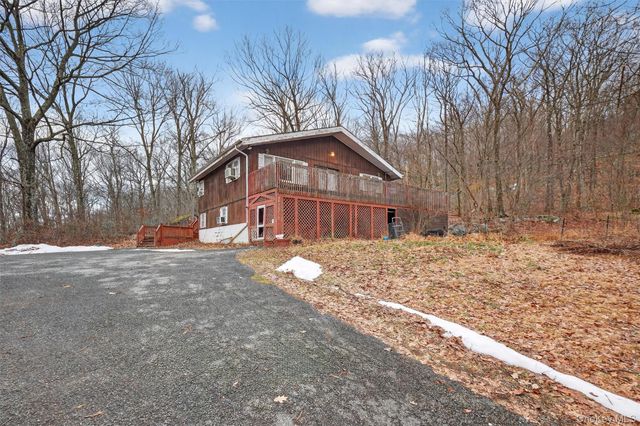 490 Depot Hill Road, Poughquag, NY 12570