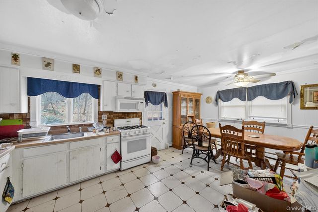 490 Depot Hill Road, Poughquag, NY 12570