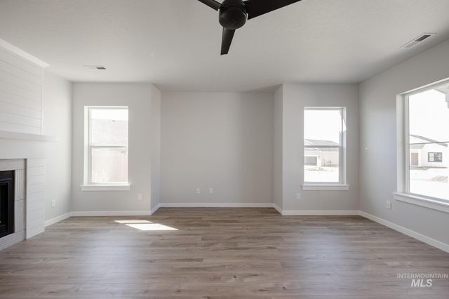 17677 N Boone Peak Ave, Nampa, ID 83687