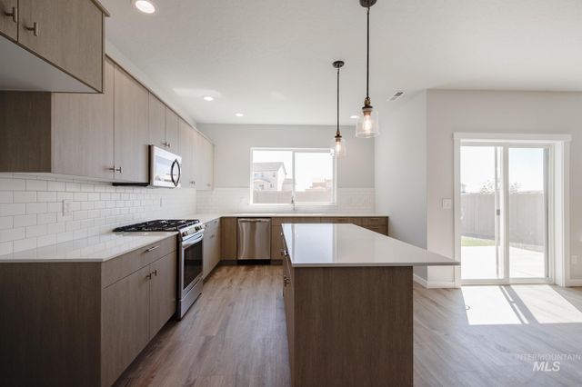 17677 N Boone Peak Ave, Nampa, ID 83687