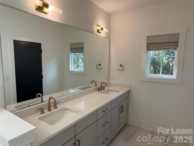 612 Ambassador Street, Charlotte, NC 28208