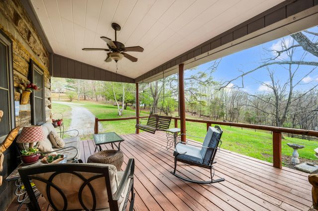 1374 Moccasin RD, Thaxton, VA 24174