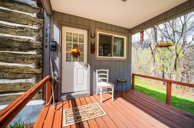 1374 Moccasin RD, Thaxton, VA 24174