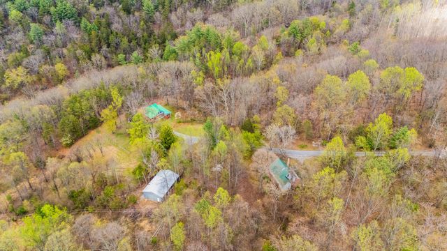 1374 Moccasin RD, Thaxton, VA 24174